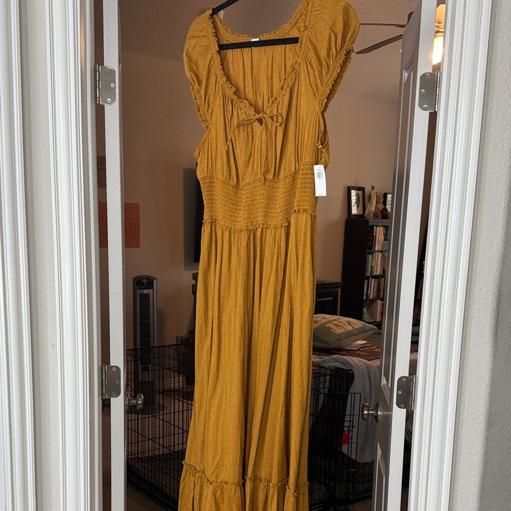 NWT Old Navy Swiss Dot Mustard Yellow Women's Maxi Dress Size L